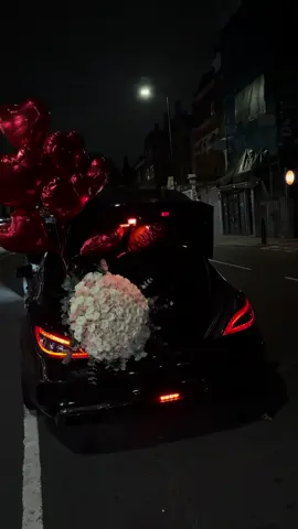 Cls & Roses 🥹♥️ #illyrianflowers #luxuryflowers #london #cls63amg 