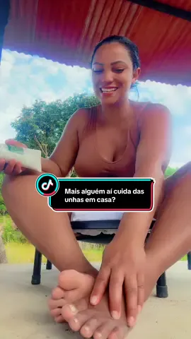 Mais alguém aí cuida das unhas em casa?