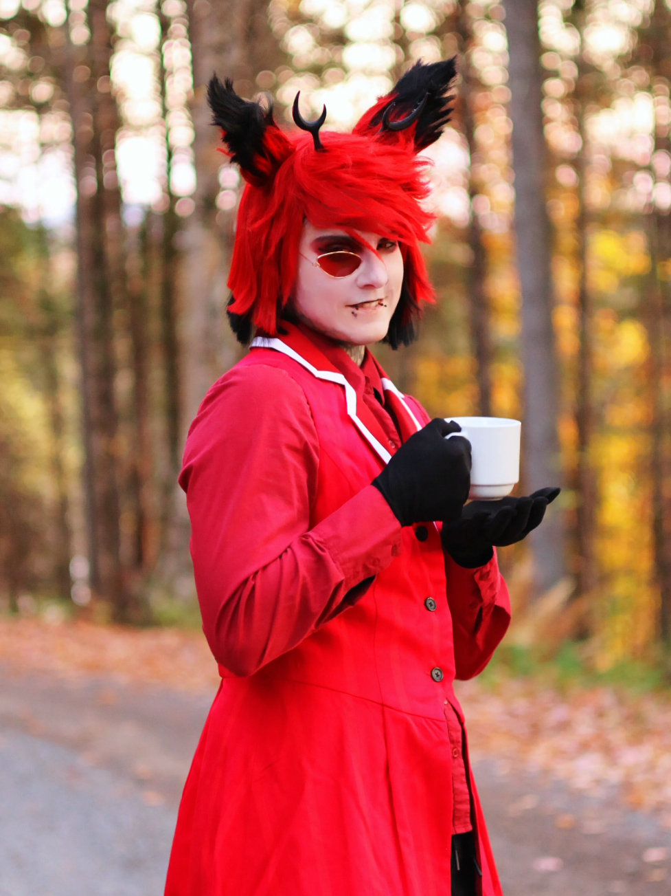 We tested new Hazbin cosplays, any thoughts ? Should we make more Alastor and Lucifer content ? 👀 #alastor #lucifer #radioapple #hazbin #hazbinhotel @katestarz ⭐️ 