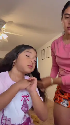 Tienen que pedirse estos brillos,  sus hijas los amarán además que es súper fácil de usar ya un súper precio  😊 #DiamondHairAccessories #hairqccessories #girl #tiktokshop #girlmom 