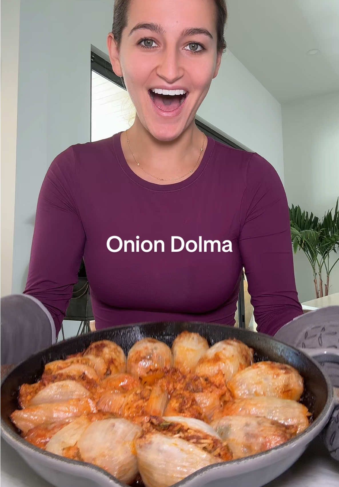 Onion Dolma is now added to my weekly recipe list, I loved it so much🤤 excited to try more recipes!!!! #oniondolma #dolma 