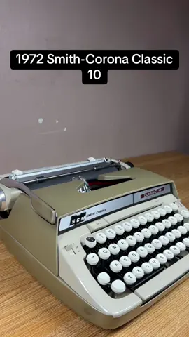 How to use all functions on a 1972 Smith-Corona Classic 10 vintage portable typewriter. All functions work great 😍 now available on Etsy or eBay search Brooksaw Antiques #typewriter #vintagetypewriter #antiquetypewriter #smithcorona #smithcoronaclassic10 