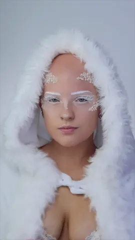 Its a little chilly outside today so I thought bringing this back was appropriate HAHA  #halloweenmakeup #makeup #sfxmakeup  