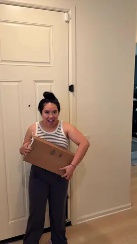 Sweetest delivery ever 🍫✨ Unboxing the dreamiest collab — HERSHEY’S x Beekman 1802! Skincare that looks good enough to eat (but don’t 😉) #Beekman1802 #Hersheys #SweetSkinCare #KindnessKrew #SkincareUnboxing @Beekman 1802 