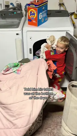 feel free to use this hack 🫶🏻 #parentinghacks #parent #tablet #toddlersoftiktok #momlife 