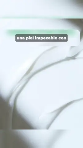 Una crema de noche que realmente trabaja mientras tú descansas. Murad Retinal ReSculpt Overnight Cream ayuda a redefinir la línea del cuello, levantar la piel y mejorar la firmeza gracias al poder del Retinal, 2.5x más potente que el retinol tradicional. Despierta con una piel más firme, más lisa y visiblemente rejuvenecida. #MuradSkincare #RetinalReSculpt #MuradMexico #RutinaDeNoche #CuidadoFacial 