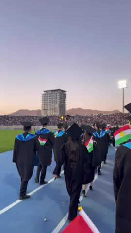 I just graduated ✨🎓🤍♥️