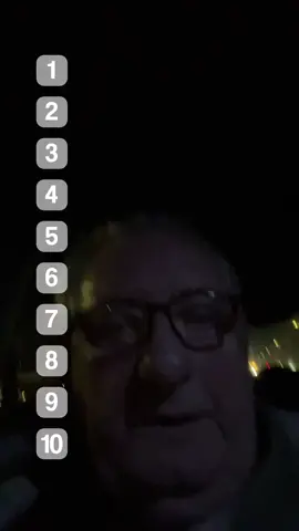 Heinz rankt Süßigkeiten 
