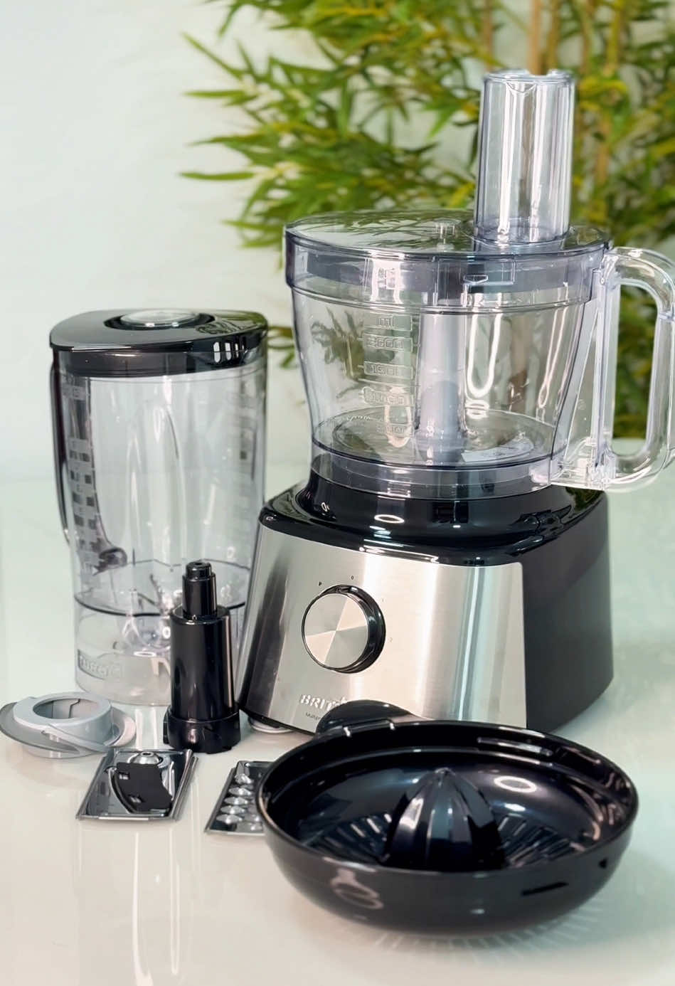 Quer mais tempo pra você e menos tempo na cozinha? Com o Multiprocessador Britânia Multifunções 5 em 1, o preparo dos alimentos fica rápido e sem esforço. Mais praticidade, menos sujeira e resultados perfeitos em segundos! ✨ Clique aqui e compre agora — praticidade e potência em um só toque. #cozinha #casa 