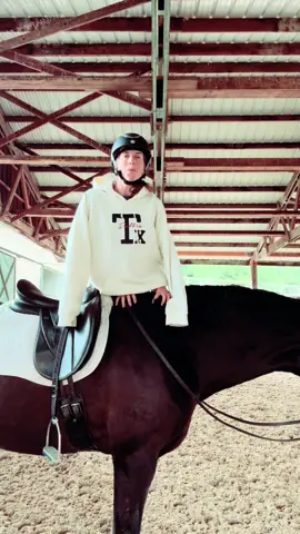 Little birdie 🦜#birdie #bird #horsegirl 