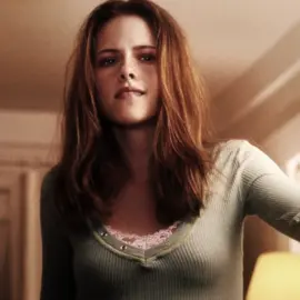 bella and peeta?? | cc me (lohan) scp bk.horrorpacks | #lisabudwing #kristenstewart #bellaswan #edit #twilight 