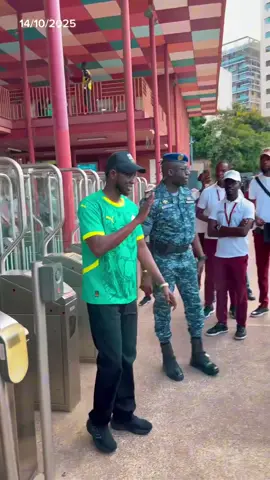 Le président de la République, soucieux de la mobilité des supporters, a décidé de prendre le TER pour rallier le Stade Abdoulaye Wade de Diamniadio et pousser les Lions à la qualification au mondial
