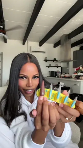 Made my new press ons, it’s giving chocolate 🍫 