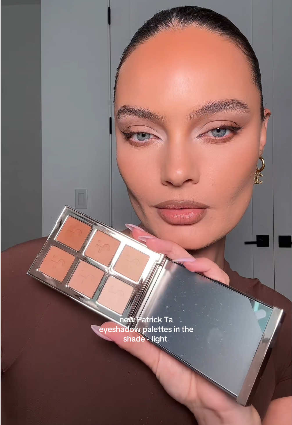 Patrick Ta new eyeshadow palettes in the shade - light ✨ created my signature eye with it #makeup #patricktabeauty #eyeshadowtutorial #smokeyeyelook 