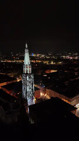 La Ghirlandina come non si è mai vista #Modena #UNESCO #3dmapping 