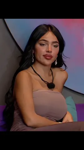 خييالك مايفارقني💋 #لارا_اللبنانيه #explore @Laraseblini12 