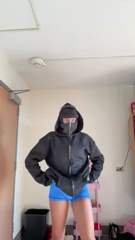 The comfiest and coolest balaclava hoodie! Perfect for skiing and snowboarding, I’m 5’8 and got an XXL #tiktokshop #skiing #snowboard #balaclava 