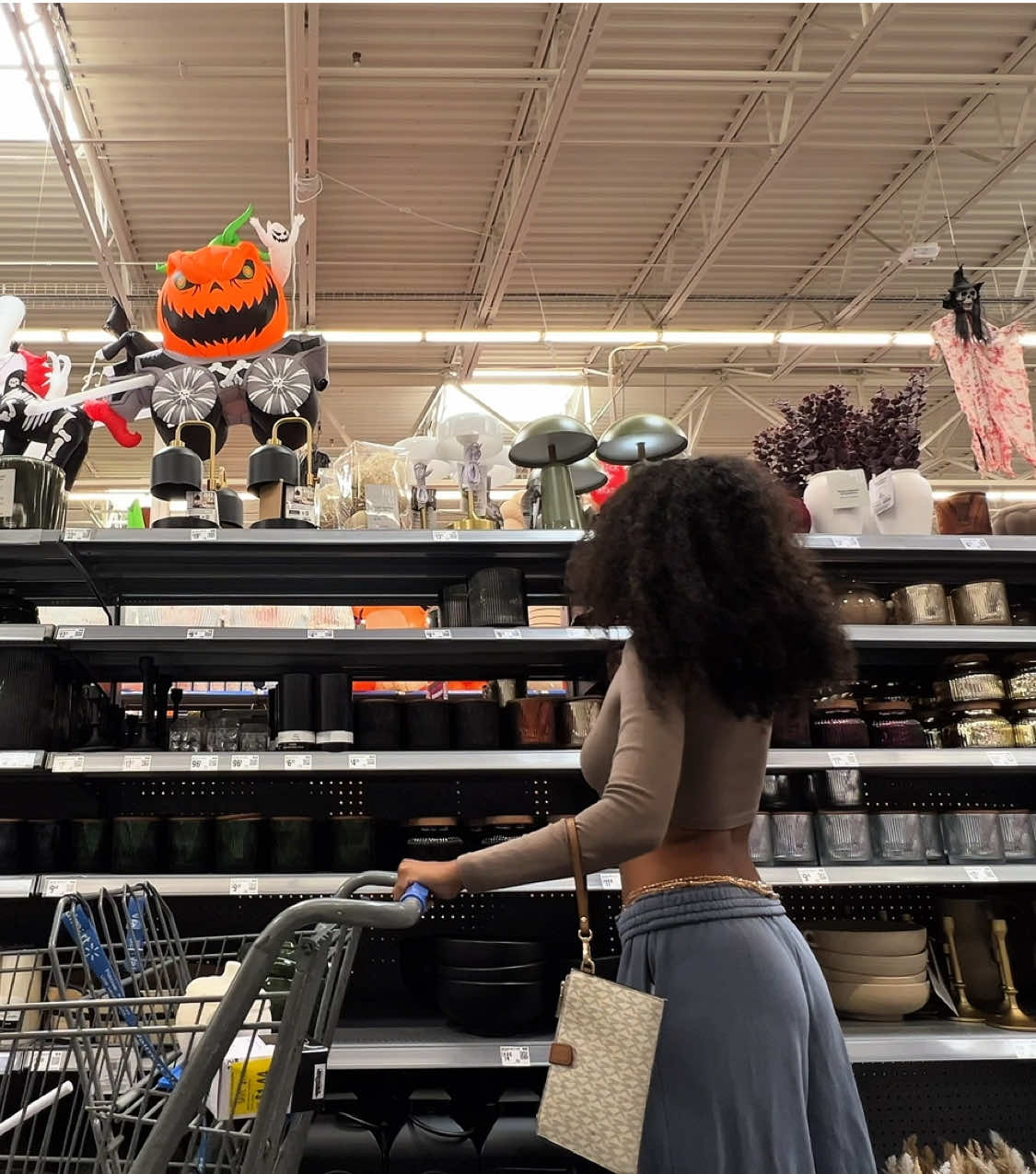 first shopping trip for my new place went like this 😅 idc it was worth it i needed everything!! 🤷🏽‍♀️🙂‍↕️ how much do yall think i spent? 😭😂 sn: im currently editing the beginning of my youtube moving series🥹 bare with me cause its been a second since i posted on yt lol but yeah go subscribeee!!🥰 #shopping #walmart #homedecor #newapartment #fyp @Walmart 