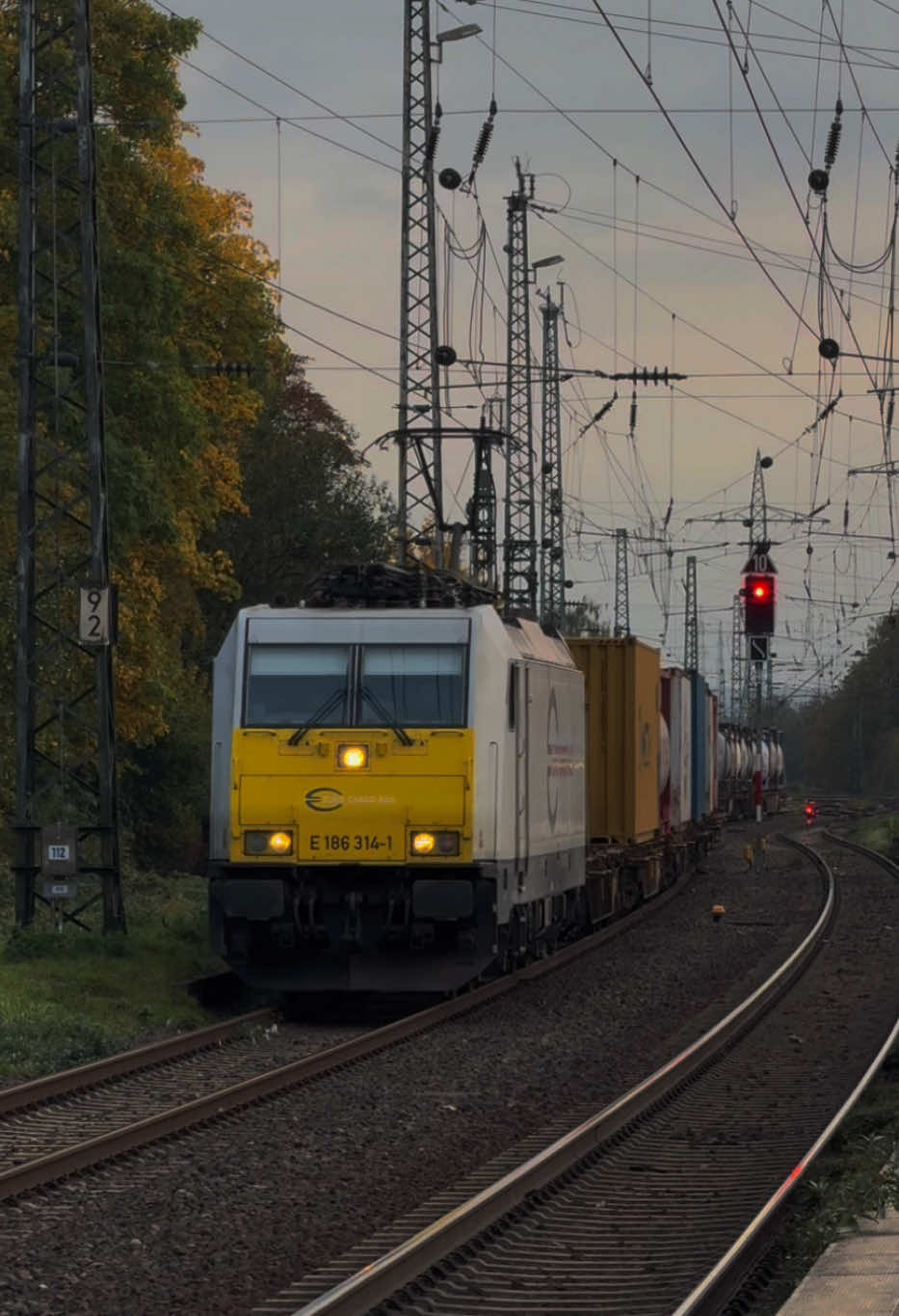 Br186 fährt Richtung Köln Süd. Mit dabei waren @eisenbahnfan32  @SchienenReise  #spotting #nrw #br189 #spotteruzdukraine #eisenbahn 
