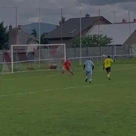 Rate my football highlights from the weekend’s game. Full video out on YouTube. Link on bio #skills #slovakia #theroadtoprocontract #football #sonny22 