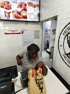 JE PRANK @KFC Côte d'Ivoire POUR TESTER LE SERVICE CLIENT🤣 | #legoatdespranks #prankivoirien🤣🇨🇮 #prank #kfc #cotedivoire 