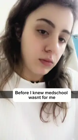 You might look at this video and think it’s a weight loss transformation, and yes, I did lose a lot of weight over the years. But what you’re really seeing is someone who was once lost, exhausted, and unsure of who she was. I coped with stress through food, carried so much confusion, and you could see it all over my face Then I found my place in science, and everything changed. I finally felt like I could breathe, build a routine that reflected me, and create a life that felt right If you’re in that phase where you feel lost or stuck, please know it gets better. It always gets better 🤍