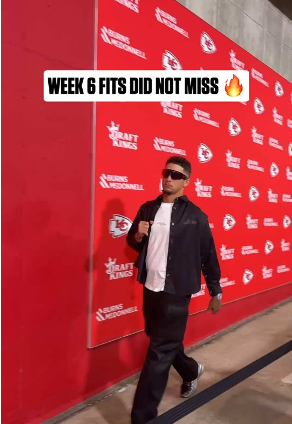 who was best dressed this week? 👀 #nfl @snickers 