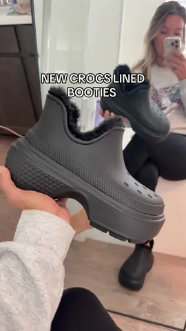 Absolutely love these new crocs!!  Love the lined booties! #crocs #crocsbooties #crocsboots #tiktokshopcreatorpicks 