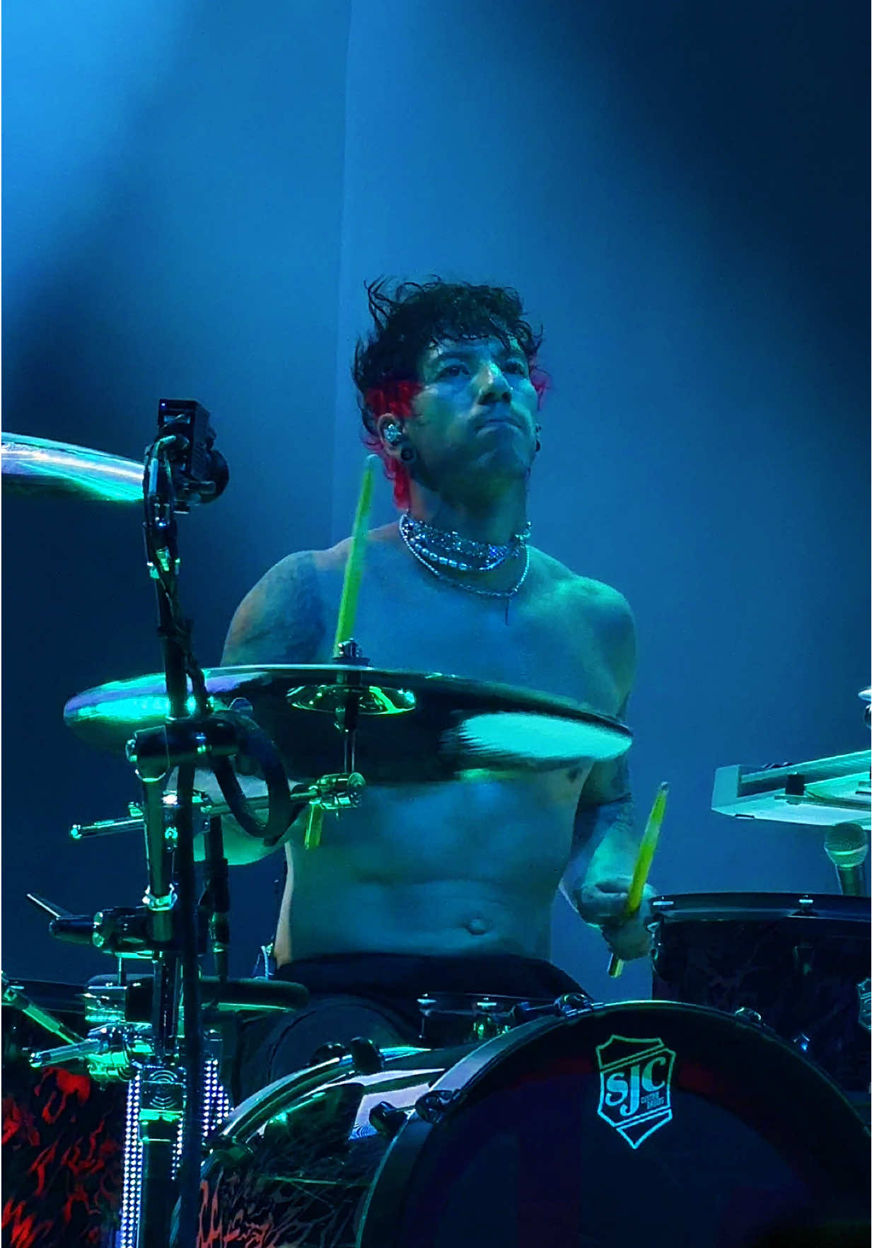 we don’t talk enough about josh during tally #twentyonepilots #tylerjoseph #joshdun #breach #breachcharlotte 