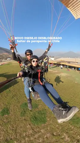 Imagina a vista da Cordilheira 🤭⛰️ Manda mensagem pra gente que te enviamos o valor e todas as informações 😉 #chile  #parapente #oquefazernochile #tournochile #agenciadeturismo 