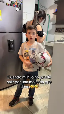 Cuando mi hijo no puede salir por una molestia que tiene 🤣🤣 #humortiktok #mamaehijo #paratiiiiiiiiiiiiiiiiiiiiiiiiiiiiiii #fyp #viraltiktok 