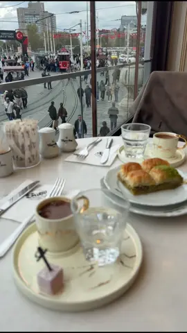 #istanbul🇹🇷 #تركيا #الوضع في تركيا مشي وأكل 🤣🇹🇷🌧️🌿