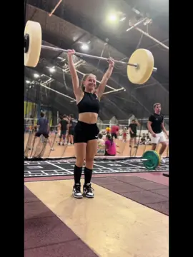 Bonne séance ce soir ! Post séance de FA je suis bien contente !! Coach : @yohann  #sport #halterophilie #cleanandjerck #fyp 