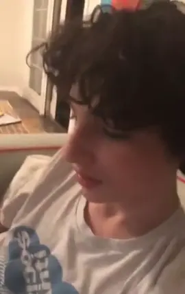 finn is so cute 🥹🥹 btw its chosen's voice!! this is from an instagram live in 2017 #finnwolfhard #finnwolfhardedit #mikewheeler #richietozier #strangerthings 