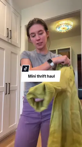 I sadly did not find a single cashmere piece (which is what I went for). On a happy note I wasn’t overstimulated and actually enjoyed the experience 😌 #thrift #slowfashion #secondhandfashion #Sustainability #thrifthaul 
