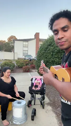 Marta le dijo a Jesús…  Quiten la piedra 🪨 de la incredulidad y dejemos que la gloria que Dios se manifieste #musicacristiana #coritos #inspirational #kajotave #alabanzas  