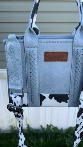 Wrangler Baby Blue Accented 🐮Tote #tiktokshopfinds #creatorsearchinsights 