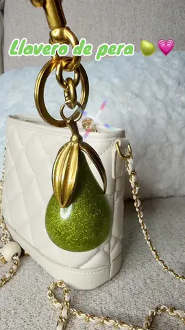 Está tal lido y tiene como destellos, si te gústan los llaveros este te encantará #llavero #charms #keychain #accessories #tiktokshopfinds 