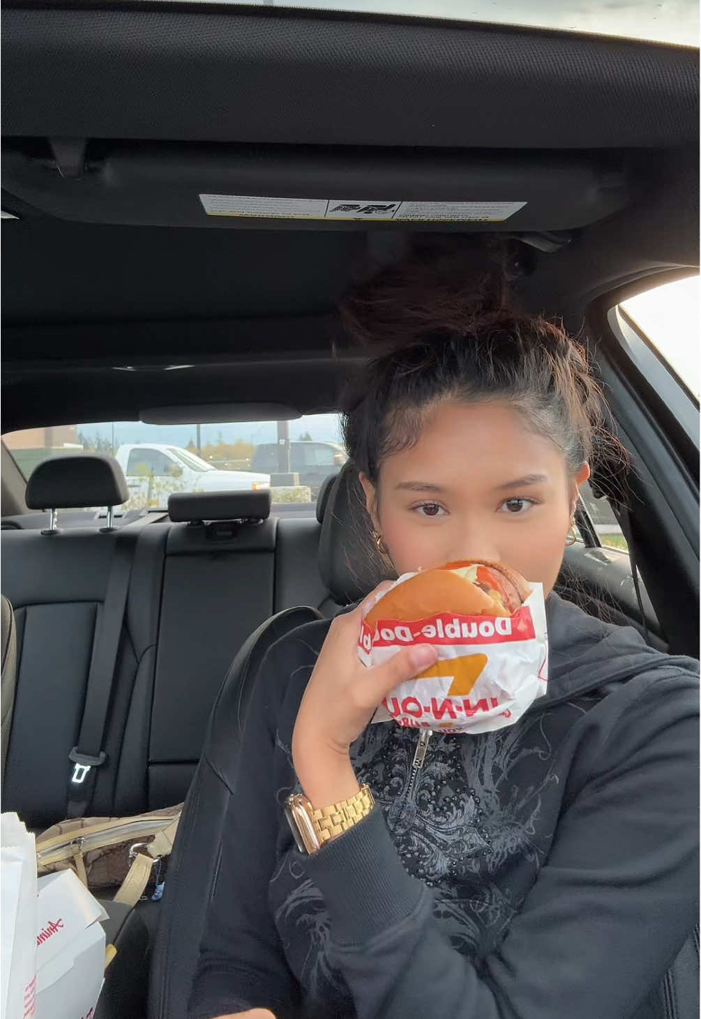 In-n-out!! #fyp #innout #washington #washingtonfoodie #filipino 