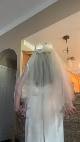 Momma has always had taste 👏🏼👏🏼 let me know your favorite #tryingonmomsweddingdress #momspromdress #momsweddingdress 