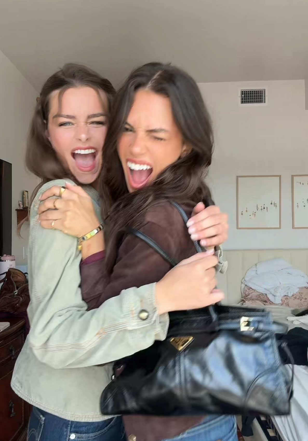 Bestie is back in LA @beca oliveira 