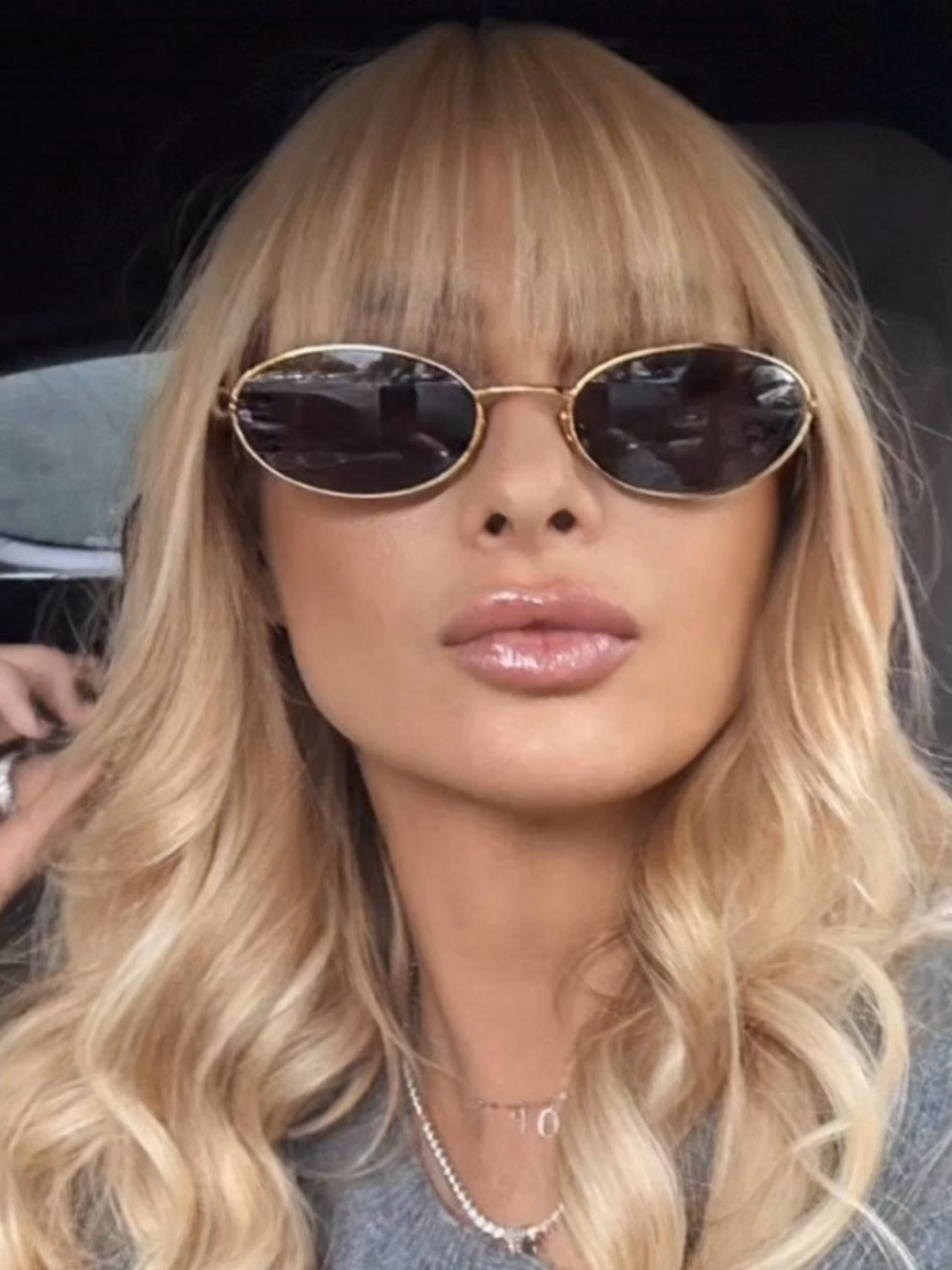 Anamaria Prodan și-a surprins fanii cu o schimbare radicală de look! Impresara a adoptat o imagine complet nouă, plină de energie și stil. Reacțiile nu au întârziat să apară, majoritatea admirându-i curajul și atitudinea. Anamaria a dovedit încă o dată că reinventarea e cea mai puternică formă de putere feminină.