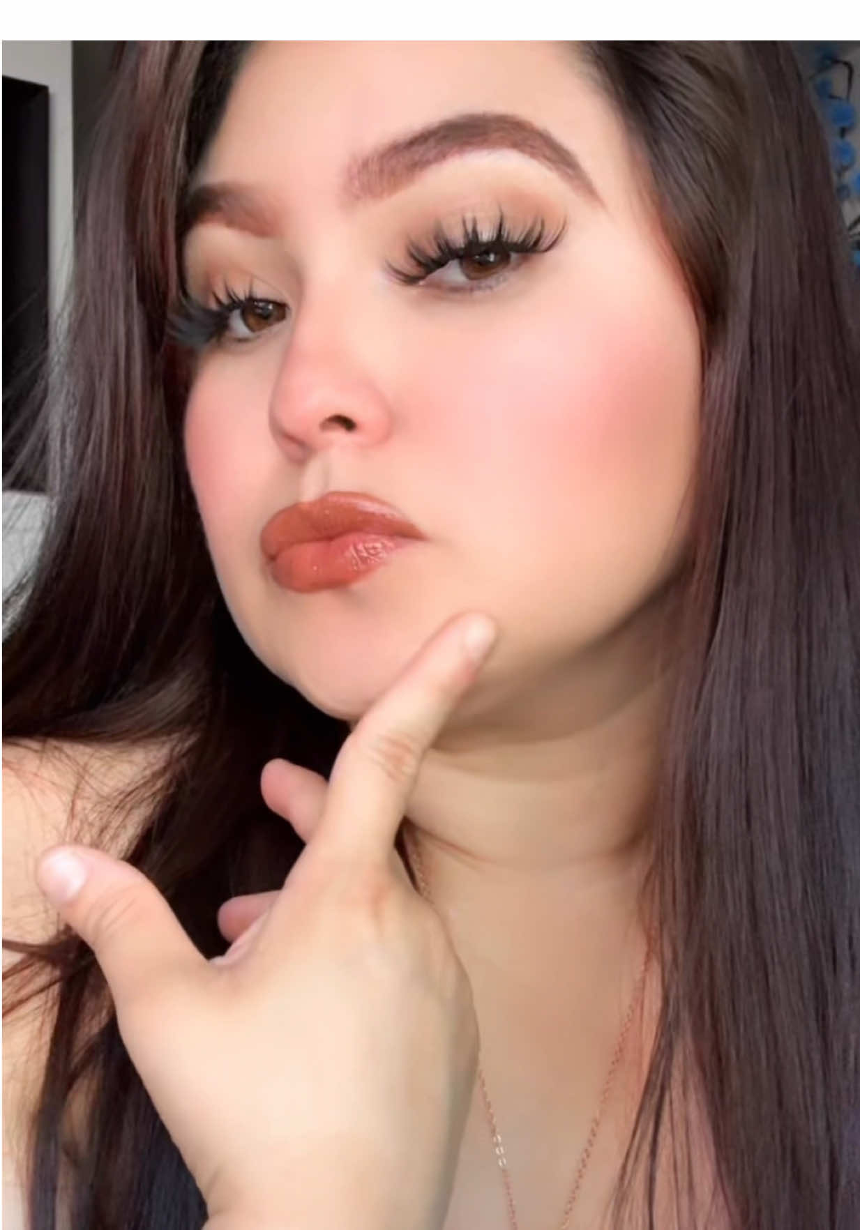 Brillo de labios Gloss Up Sheer Finish: brillo de labios suave y sedoso para un look brillante