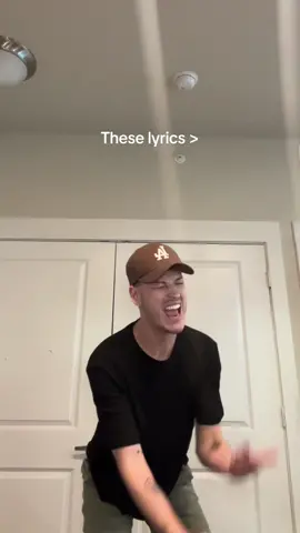 @Raye u r a genius 💡 #fyp #lgbt #gay 