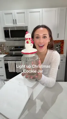 A Christmas light up cookie jar? Yes please! @QVC, Inc #qvc #qvcloyaltyprogram #qvcchristmas #christmas 