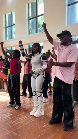 We had an amazing time with @JADROLITA today and she’s a fast learner ! 🤩 #dwpacademy #jadrolita #nigeria 