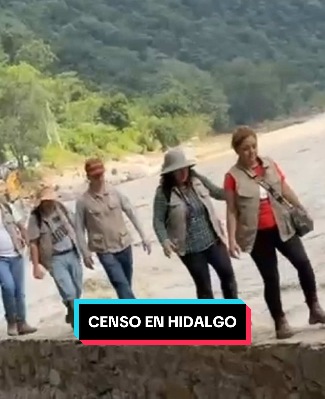 Gracias a las y los servidores de la nación que llegaron a Chapulhuacán, Hidalgo, para realizar el censo de afectaciones casa por casa; llegaremos a todos los rincones. No escatimamos recursos para apoyar a la población afectada por las lluvias. #atención #lluviasfuertes 