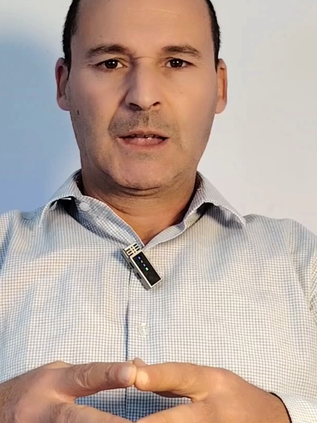 كيف تقتل نوبة الهلع في 20 دقيقة؟ (بروتوكول 5/20 القاطع) هذا ليس فيديو. هذا أمر قاطع. إذا كنت تعاني من الخوف أو الشلل الفكري أو نوبات الهلع التي تُعيق تجسيد إنجازاتك: عليك بتنفيذ بروتوكول 5/20 الآن! ​في هذا الفيديو، سأمنحك نظاماً هيكلياً دقيقاً (5 خطوات) لتفكيك أي عُسر خلال 20 دقيقة كحد أقصى. هذا البروتوكول يفرض على جسدك وعقلك تحويل الخوف إلى إنجاز مادي ملموس فوراً. ​🚫 تحذير: إذا شاهدت الفيديو دون تطبيق فوري، فأنت تُعلن للعالم أنك تختار الاستسلام. هل أنت جاهز أم ضحية؟ لحجز الجلسات يرجى التواصل معنا على الواتساب التالي 0794101948 او التكرم بزيارتنا بالمكتب بولاية مستغانم تجدونني هنا #بشير_الجزائري  بروتوكول_5_20 #اليقين_القاطع #الماستر_المُجسِّد #نوبة_الهلع #الخوف_من_الفشل 