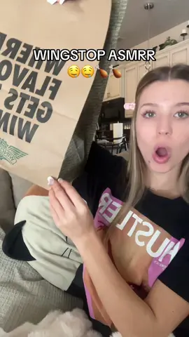 I should not be eating this on my white blanket🫠😦  #lowqaulityasmr #wingstopasmr #foryoupage #asmrtiktok #mukbang 