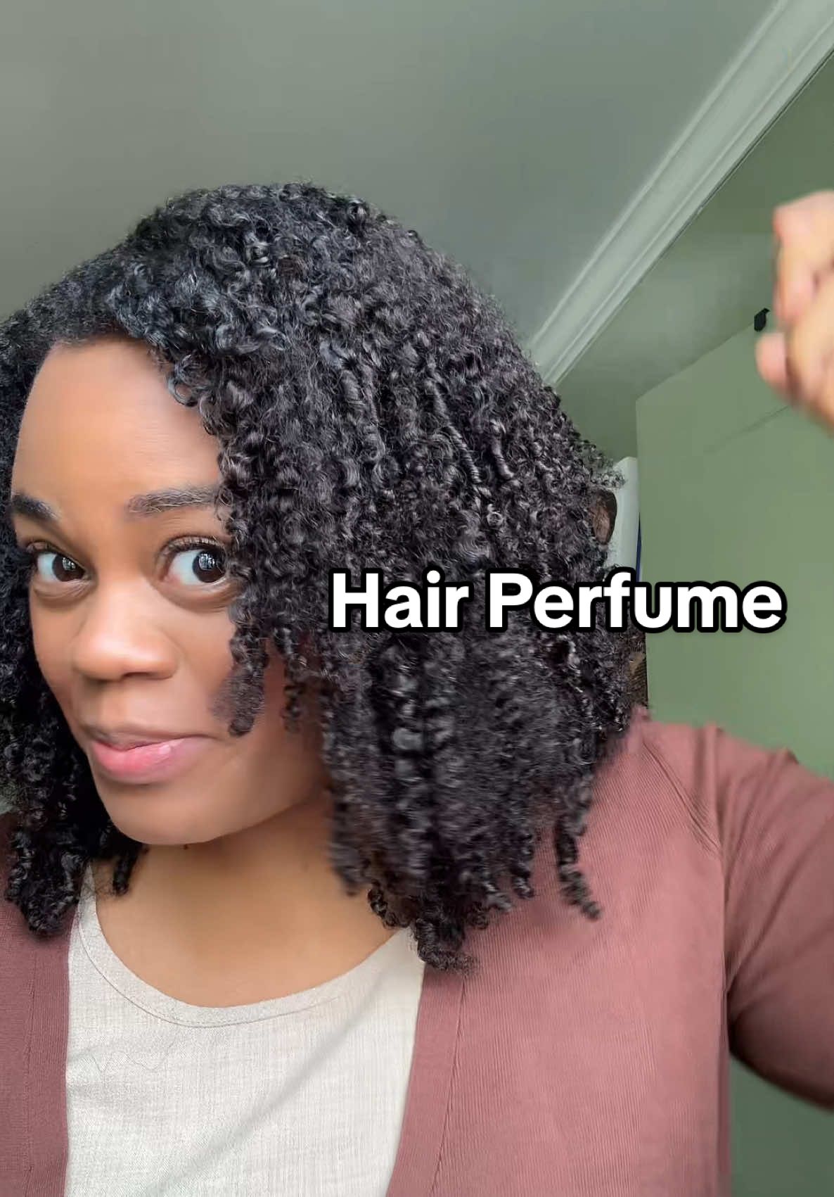 This hair perfume smells SO good 👍 #hairperfume #kitsch #perfume #hairtips 